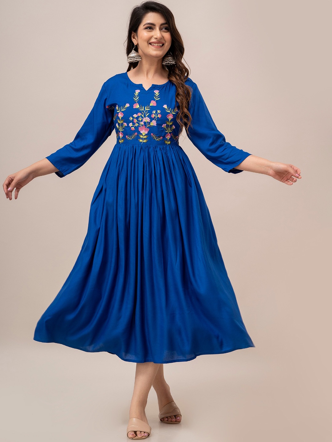 

FrionKandy Floral Embroidered Thread Work Anarkali Kurta, Blue