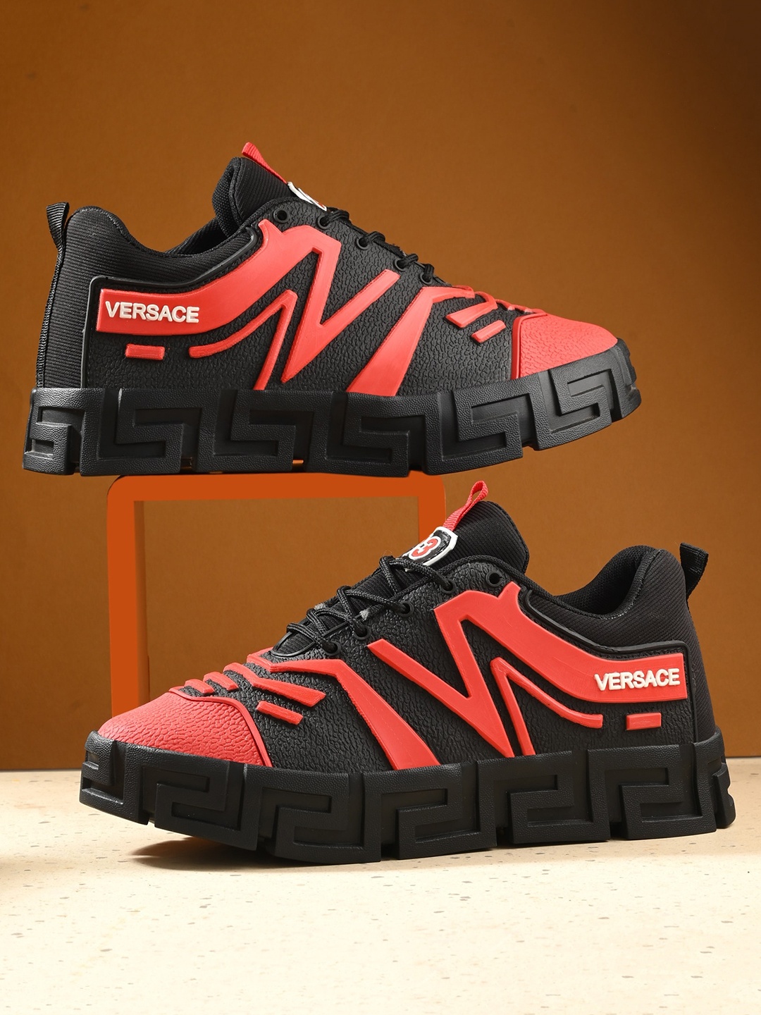 

ARIVO Men Colourblocked Lightweight Lace-Up Sneakers, Red