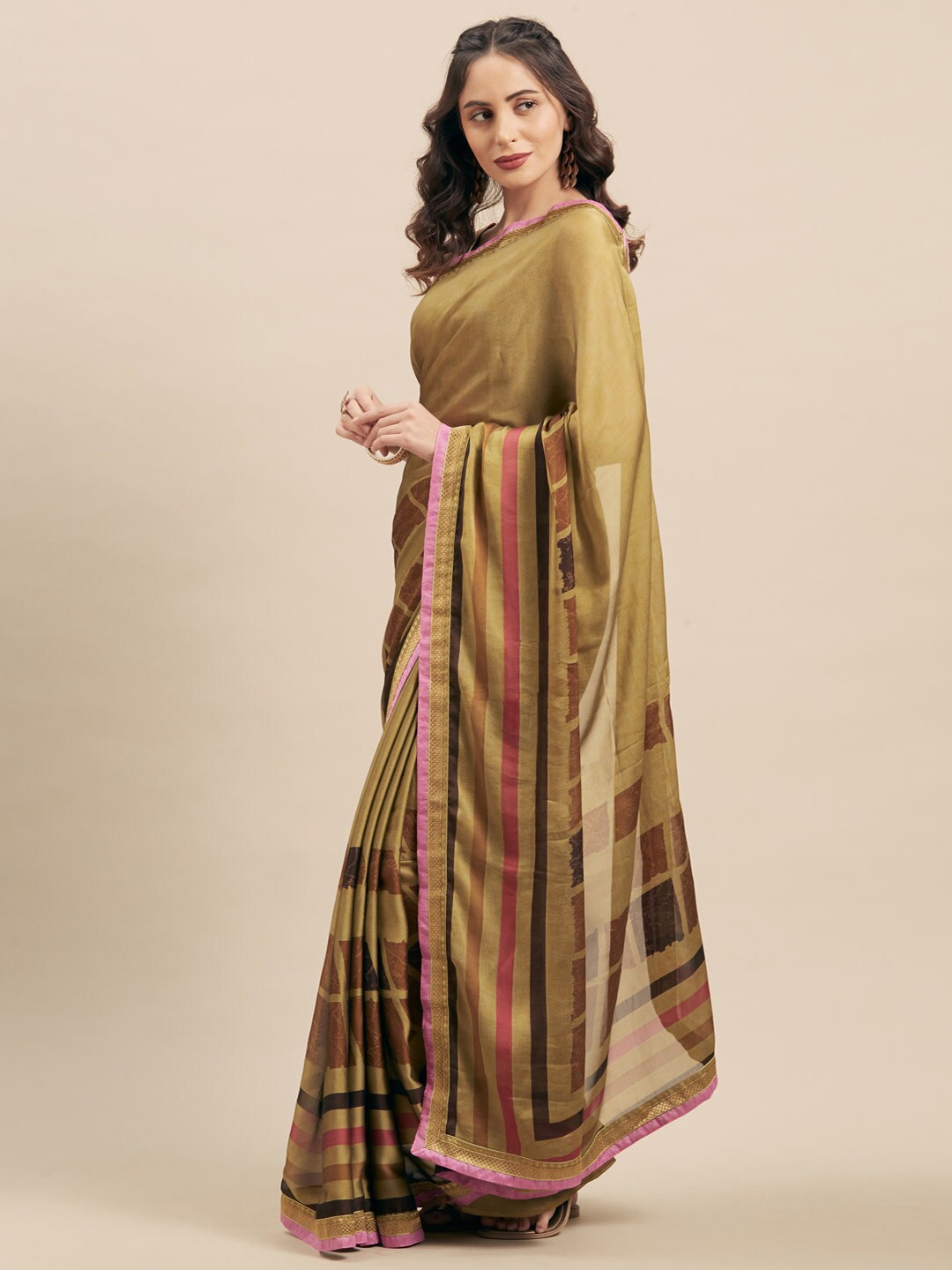 

HRITIKA Geometric Printed Saree, Green