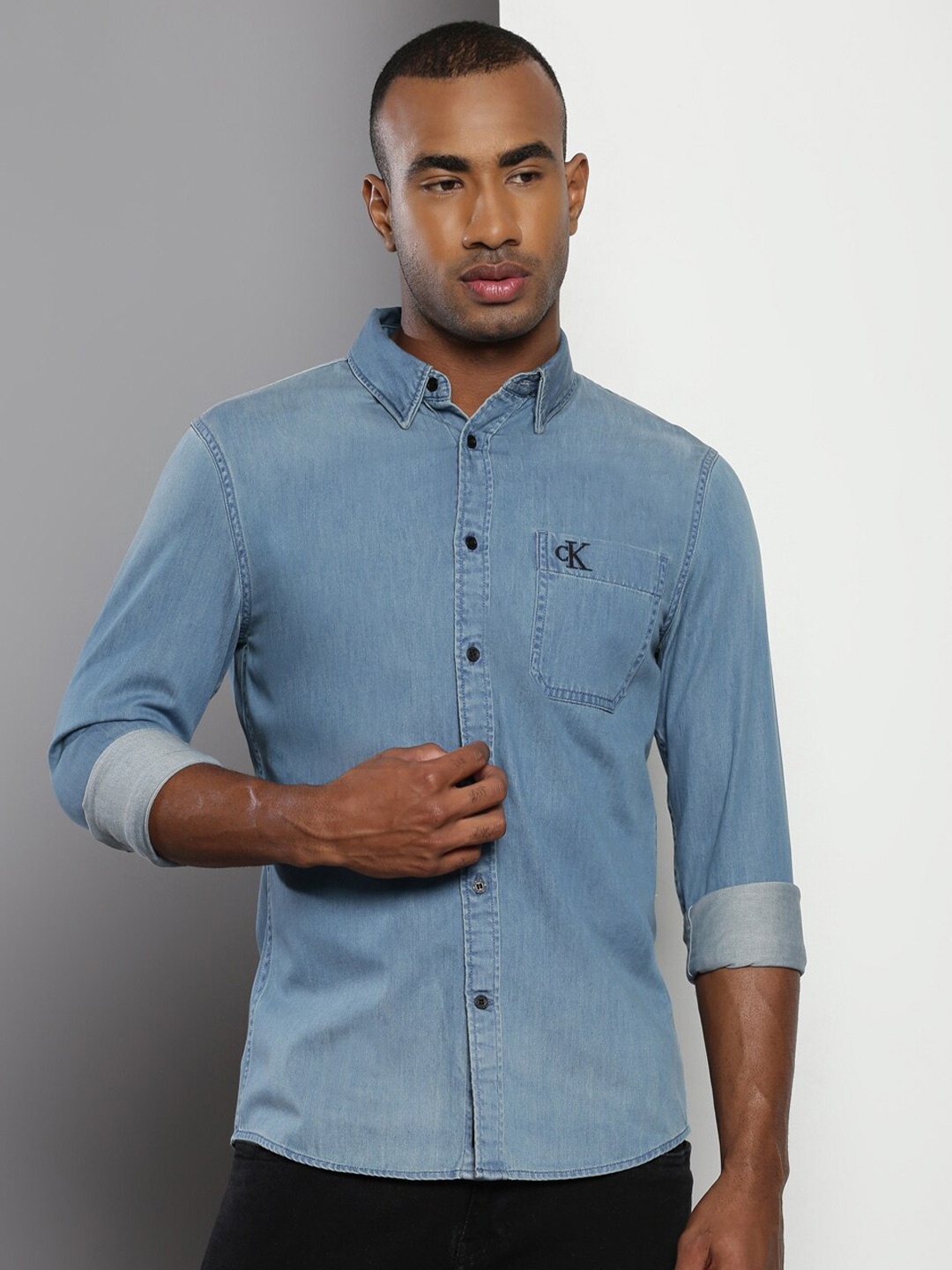 

Calvin Klein Jeans Spread Collar Long Sleeves Cotton Slim Fit Casual Shirt, Blue