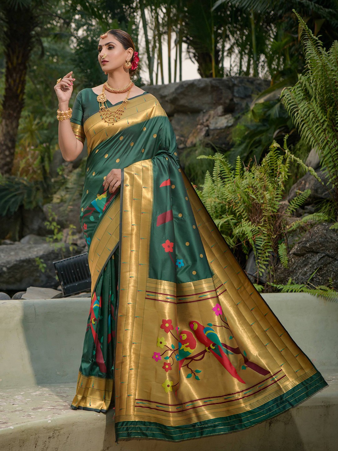 

PATIALAPICKS Floral Woven Design Zari Pure Silk Kanjeevaram Saree, Green