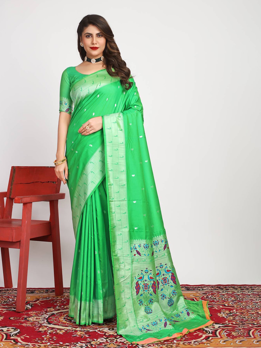 

PATIALAPICKS Ethnic Motifs Woven Design Zari Pure Silk Kanjeevaram Saree, Green