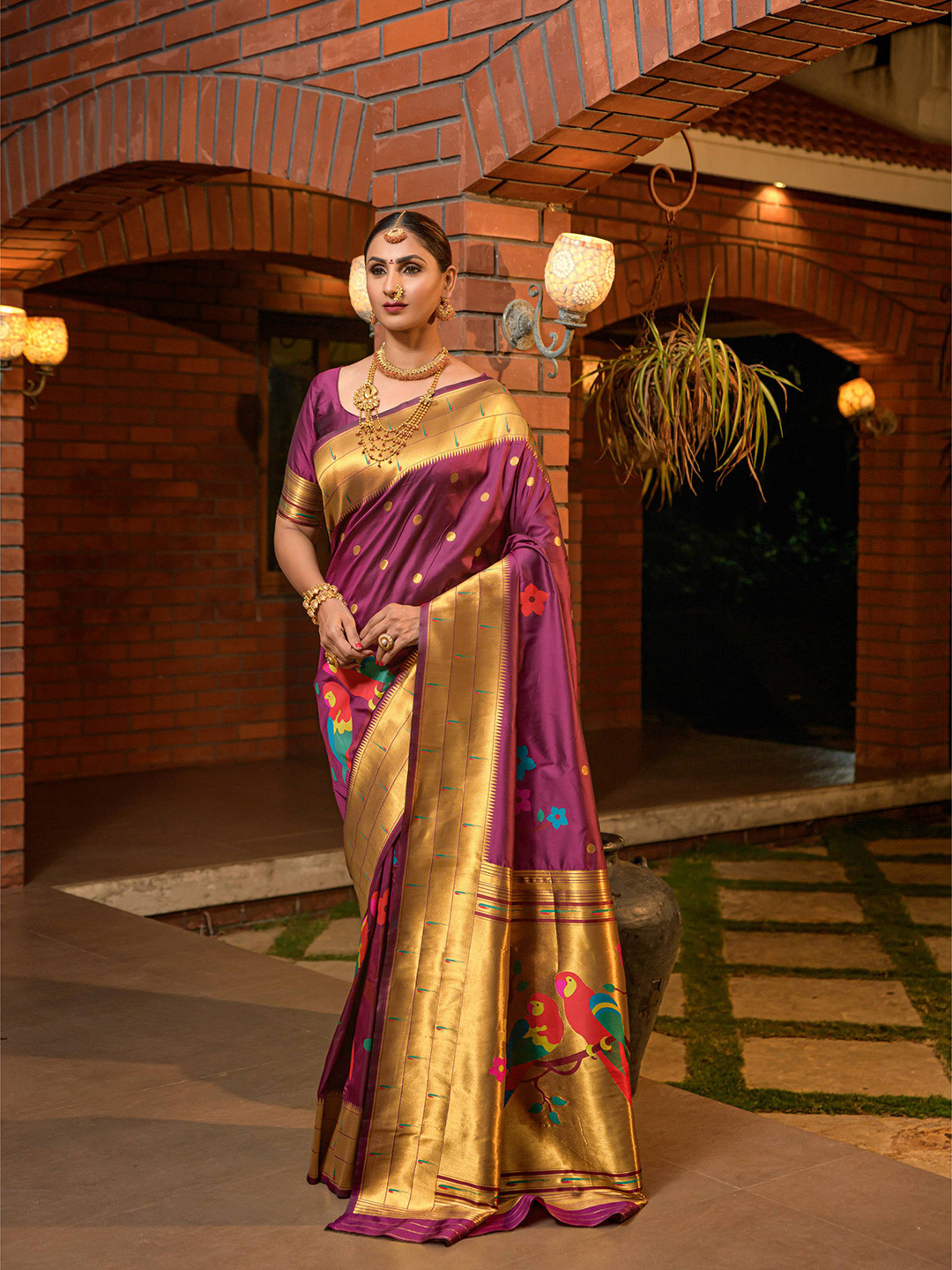 

PATIALAPICKS Ethnic Motif Woven Design Zari Pure Silk Paithani Saree, Maroon
