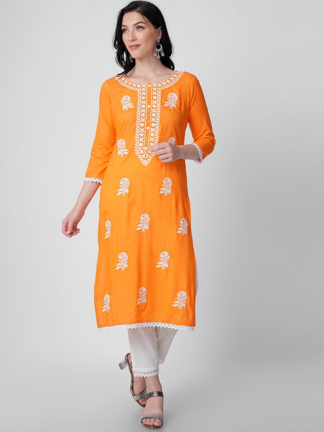 

PURVIJA KURTIES Floral Embroidered Straight Kurta, Orange