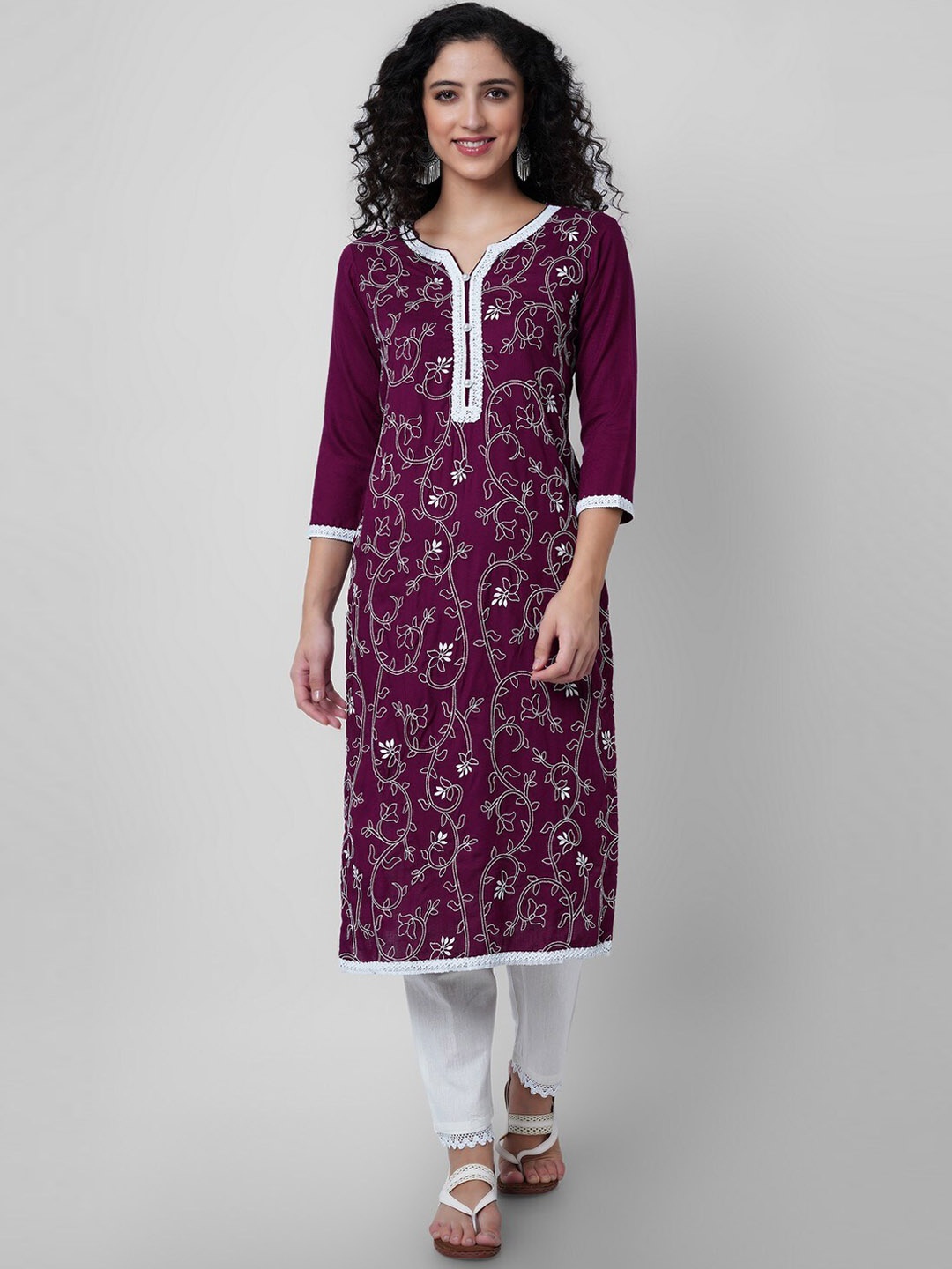 

PURVIJA KURTIES Ethnic Motifs Embroidered Straight Kurta, Purple
