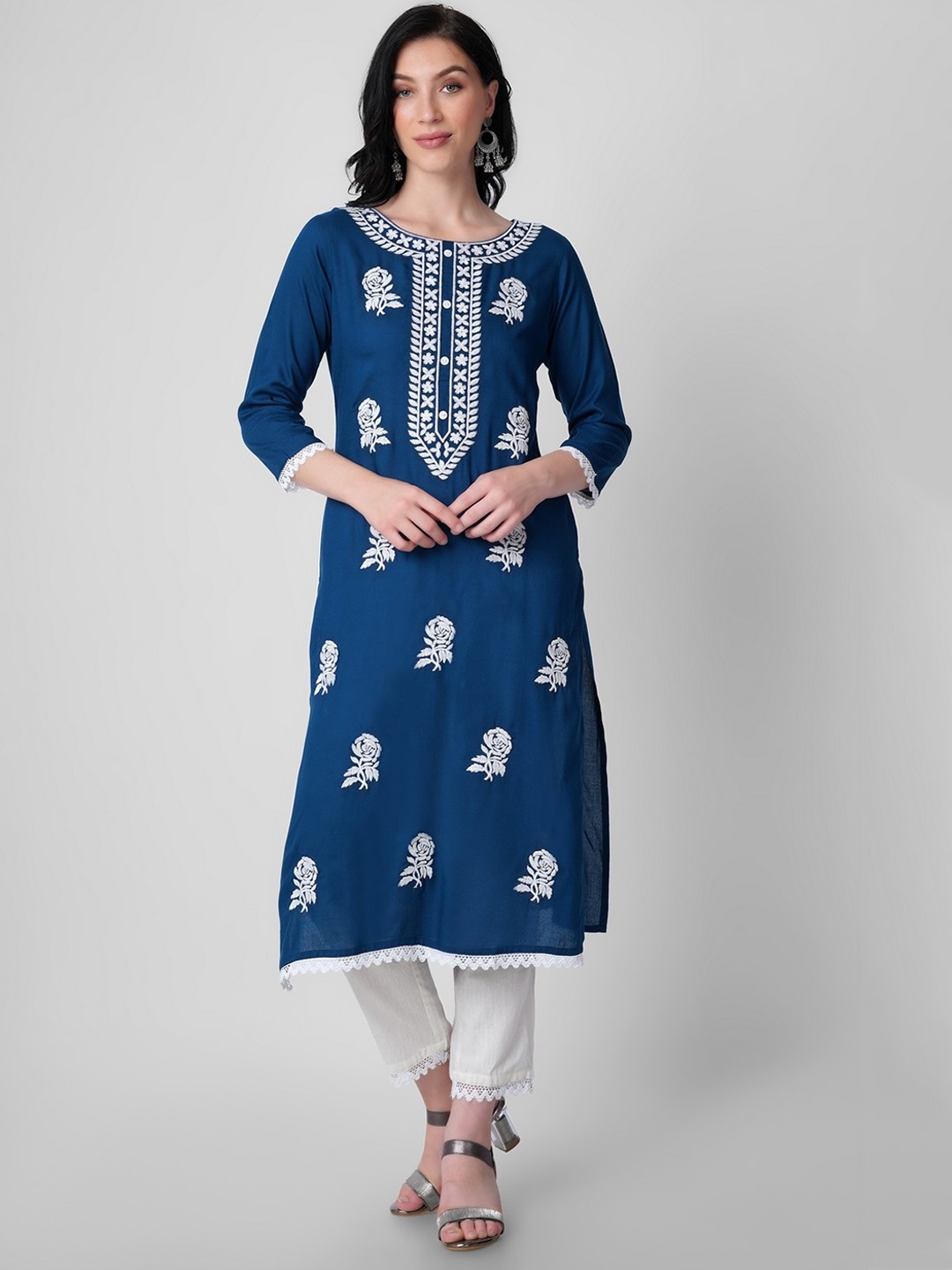 

PURVIJA KURTIES Floral Embroidered Straight Kurta, Blue