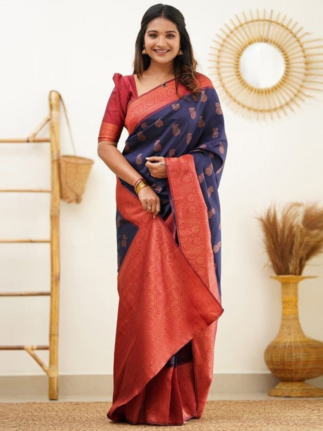 

LIMDO Floral Woven Design Zari Pure Silk Kanjeevaram Saree, Navy blue