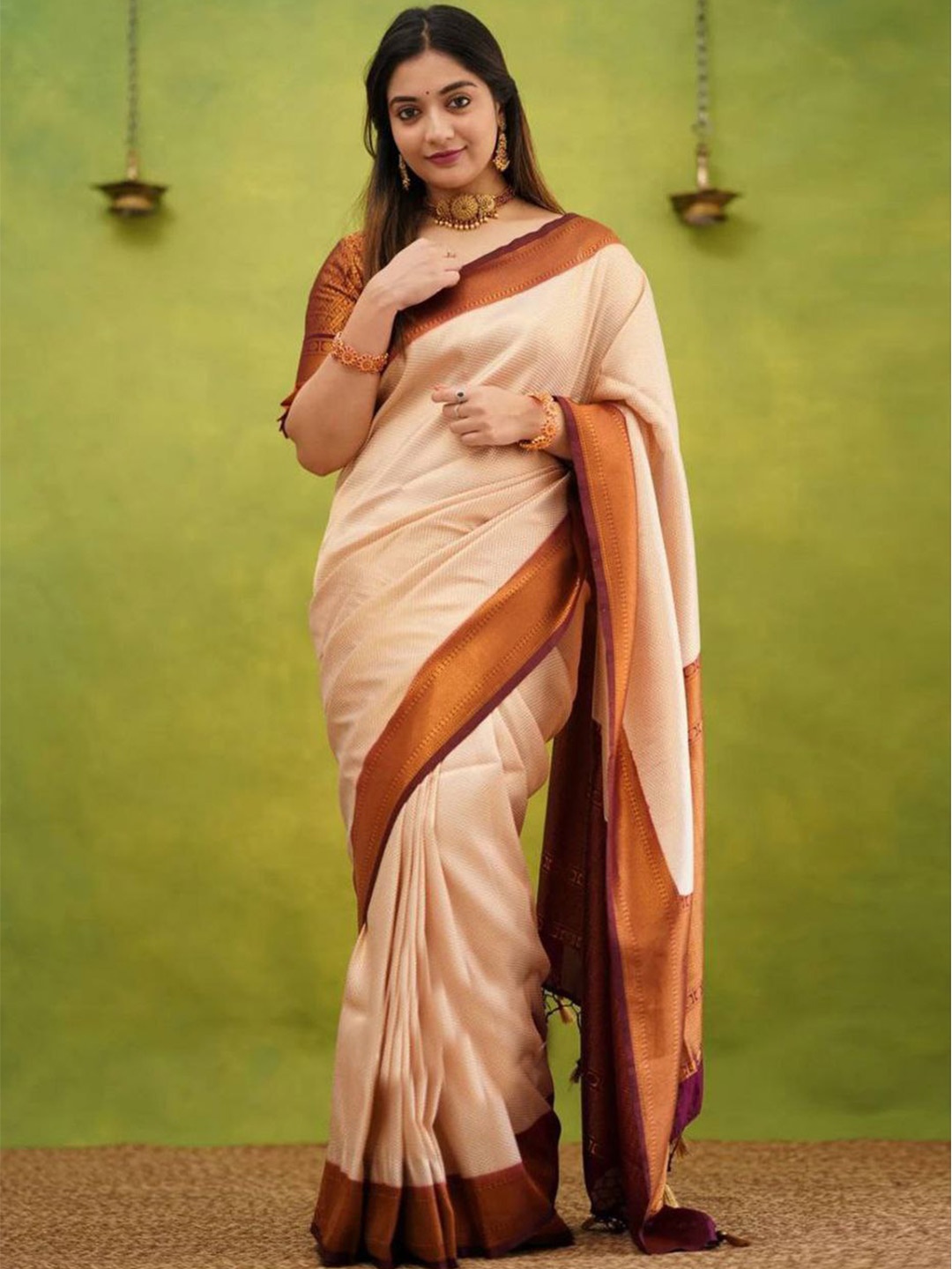 

LIMDO Zari Kanjeevaram Saree, Cream