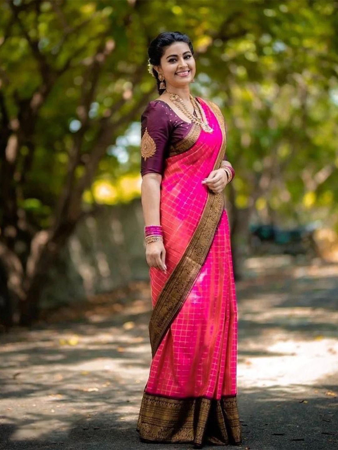 

LIMDO Checked Woven Design Zari Pure Silk Kanjeevaram Saree, Pink