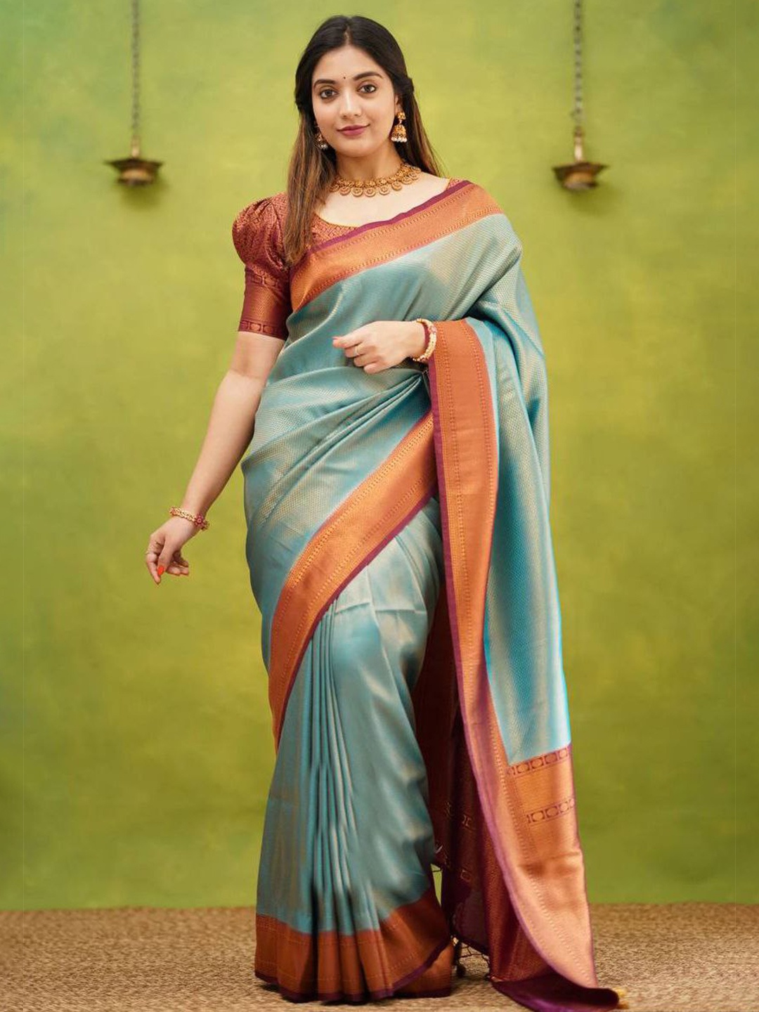 

LIMDO Geometric Woven Design Zari Pure Silk Kanjeevaram Saree, Sea green