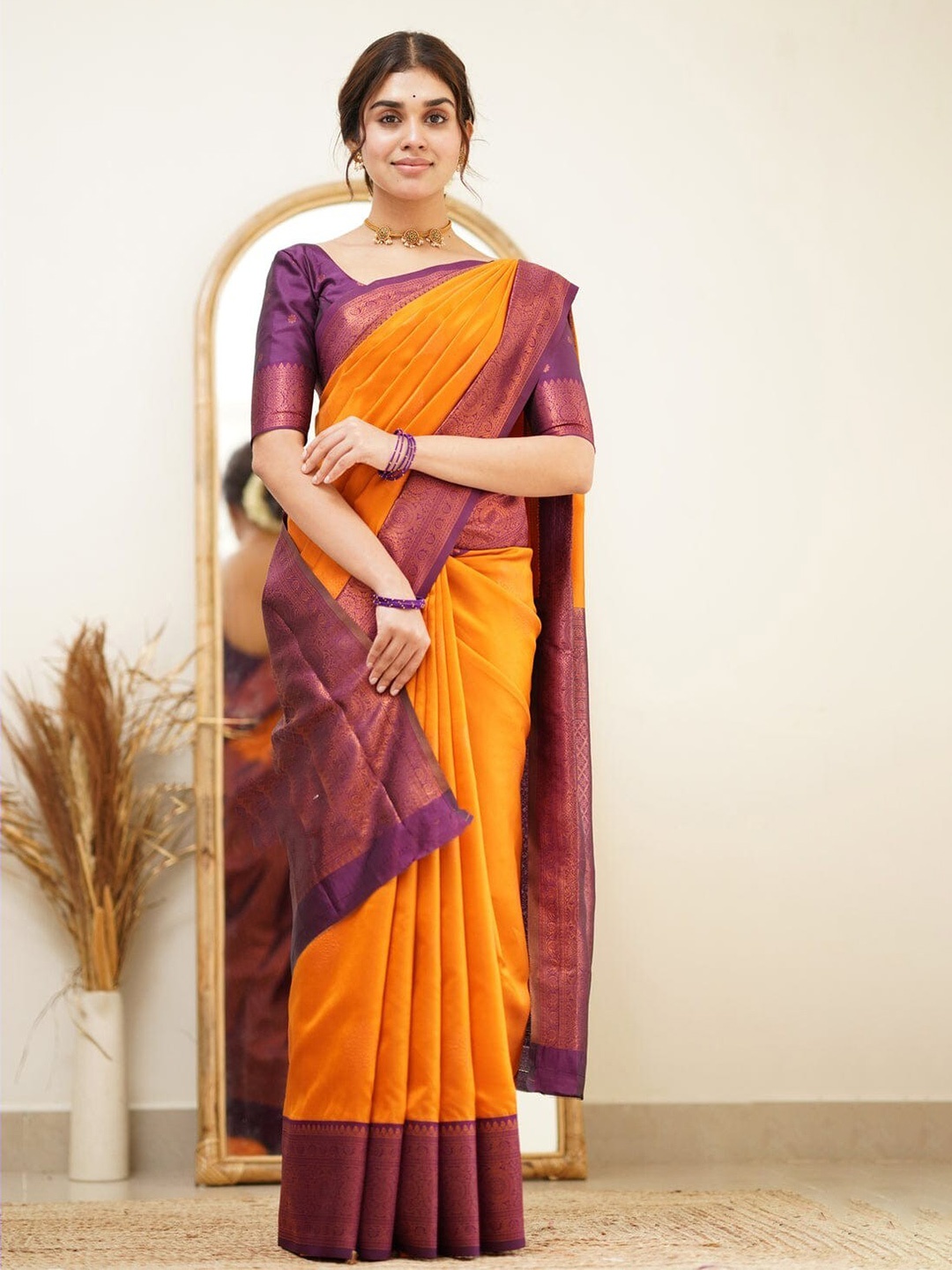 

LIMDO Zari Pure Silk Kanjeevaram Saree, Gold