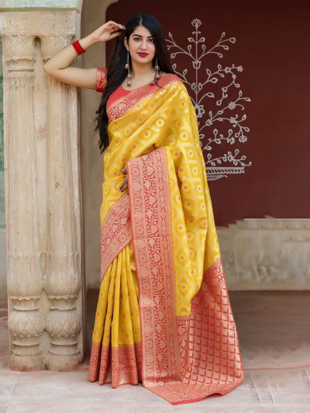

LIMDO Ethnic Motifs Woven Design Zari Detail Pure Silk Saree, Yellow