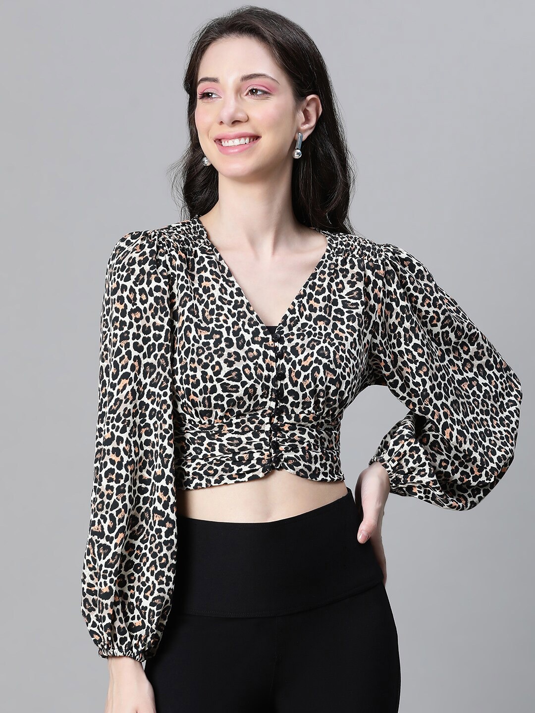 

Oxolloxo Animal Printed V-Neck Puff Sleeves Cropped Top, Black