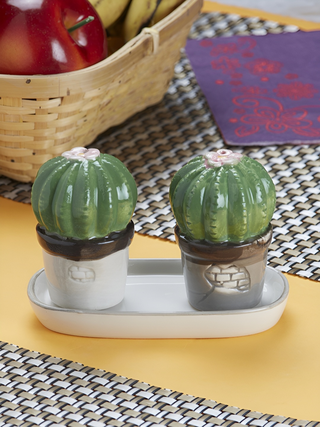 

Kookee Green & White 3 Pieces Ceramic Salt Pepper Container Set With Tray