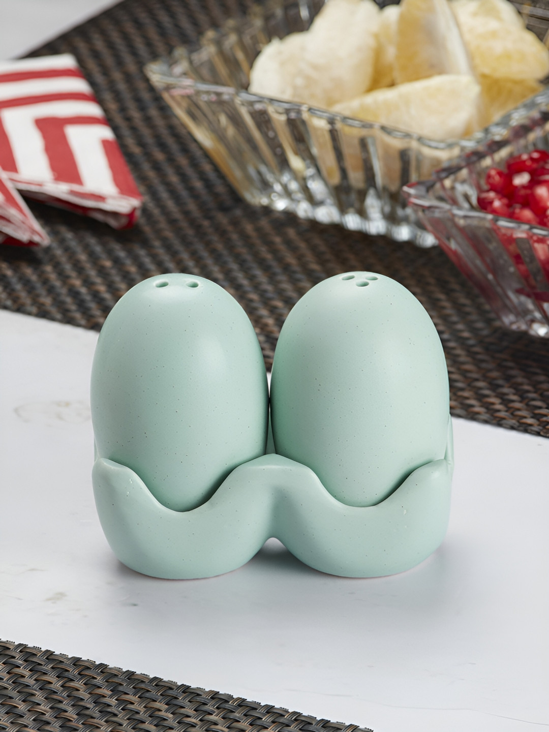 

Kookee Blue 2 Pieces Egg Design Ceramic Salt Pepper Containers With Tray