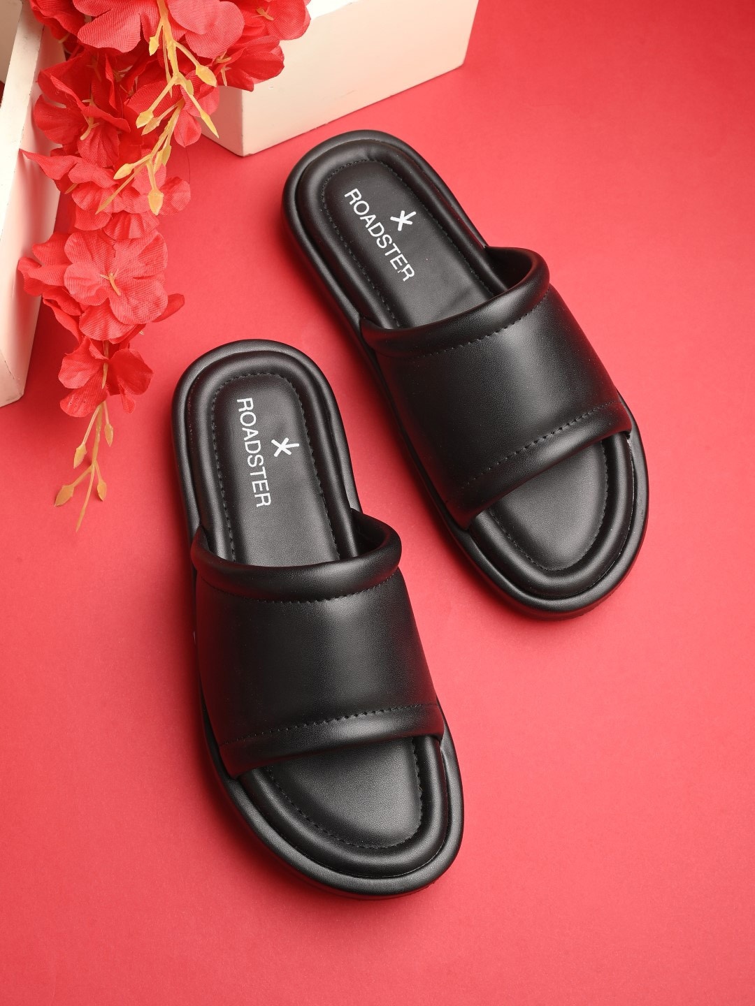 

Roadster Black Open Toe Flats