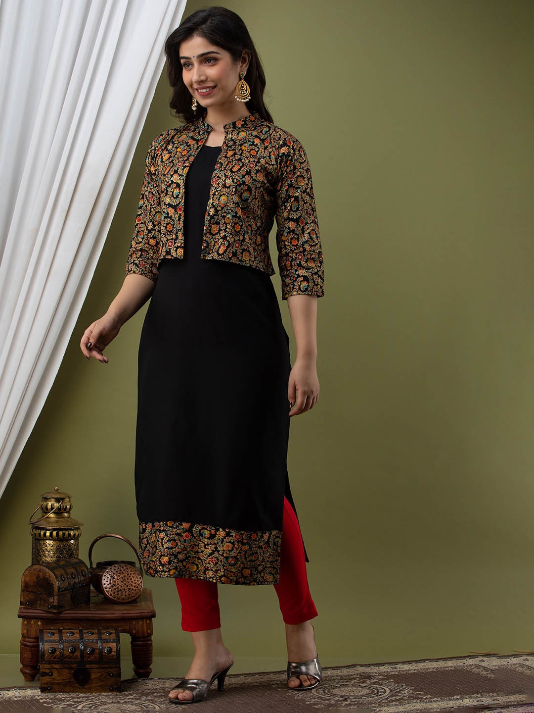 

Mialo fashion Round Neck Sleeveless Straight Kurta With Crop Jacket, Black