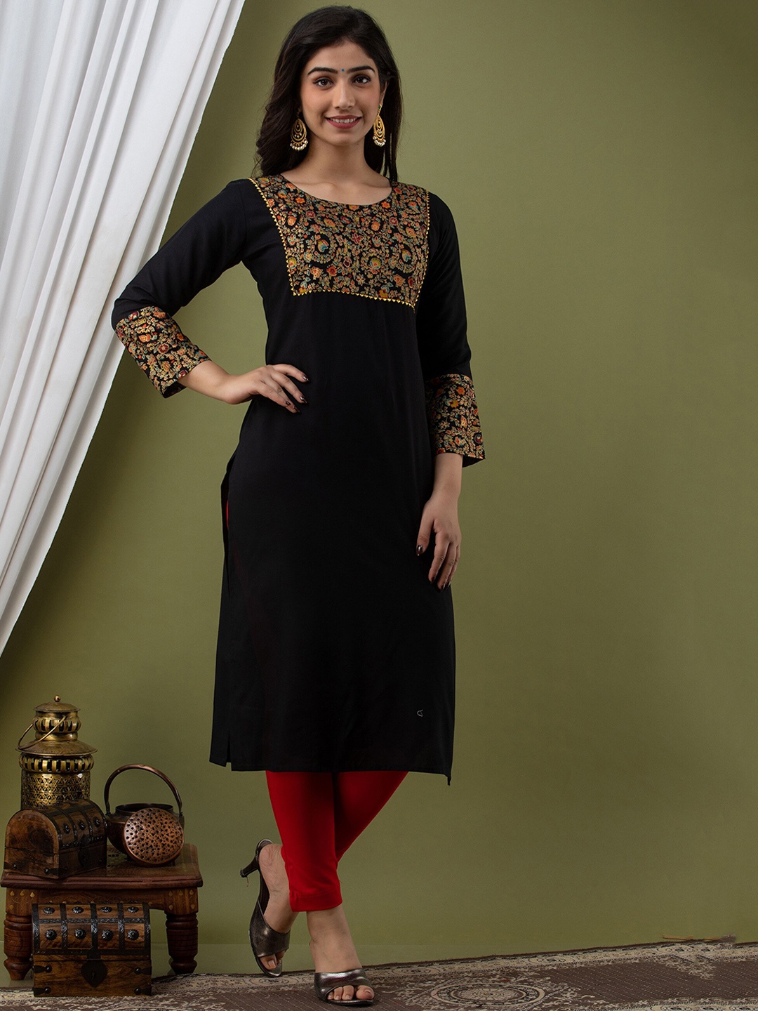 

Mialo fashion Floral Yoke Design Gotta Patti Straight Kurta, Black