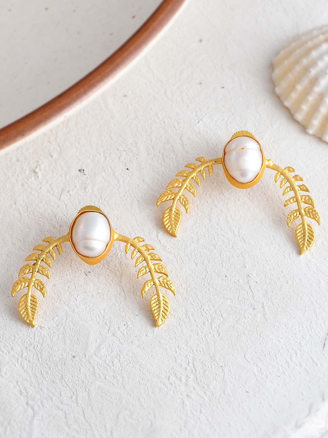 

ZURII Beads Leaf Shaped Stud Earrings, Gold
