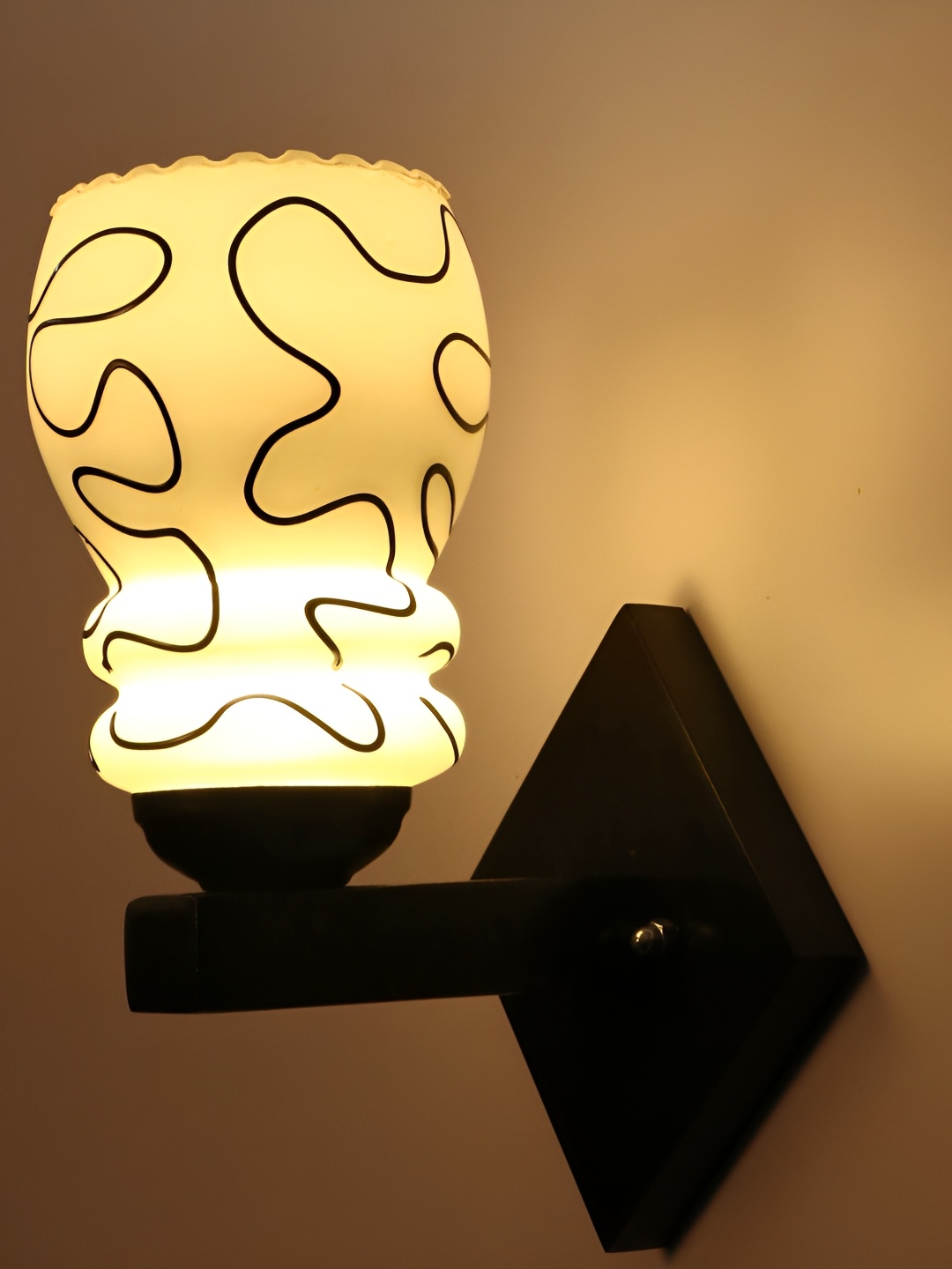 

Afast Black & White Printed Abstract Shaped Glass Wall Lamp