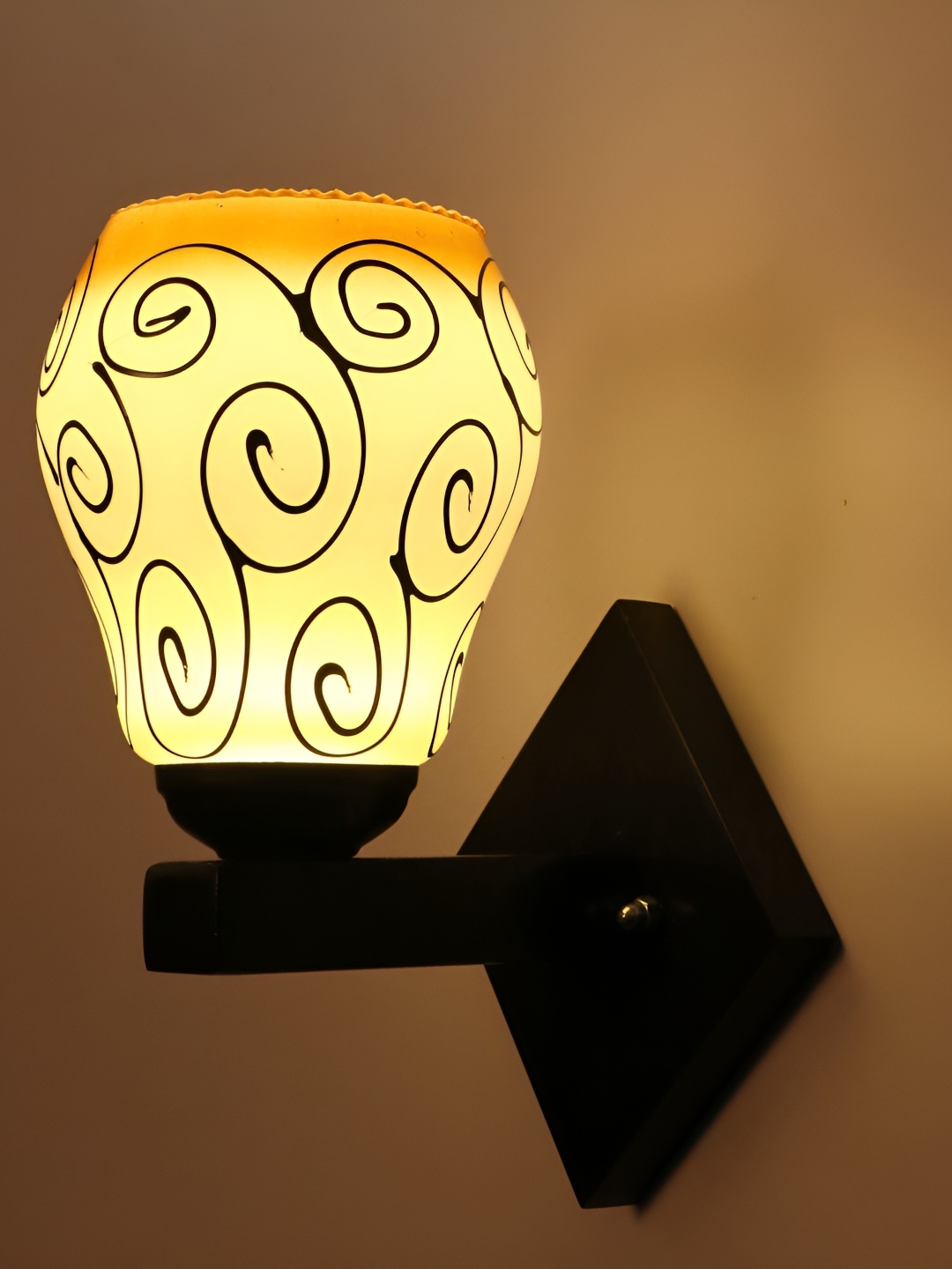 

Afast Brown & Black Printed Abstract Shaped Glass Wall Lamp