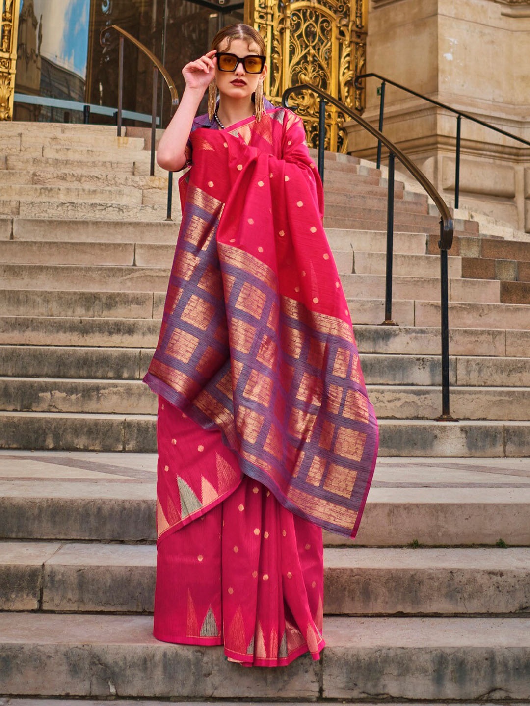 

elora Ethnic Motifs Woven Design Banarasi Saree, Magenta