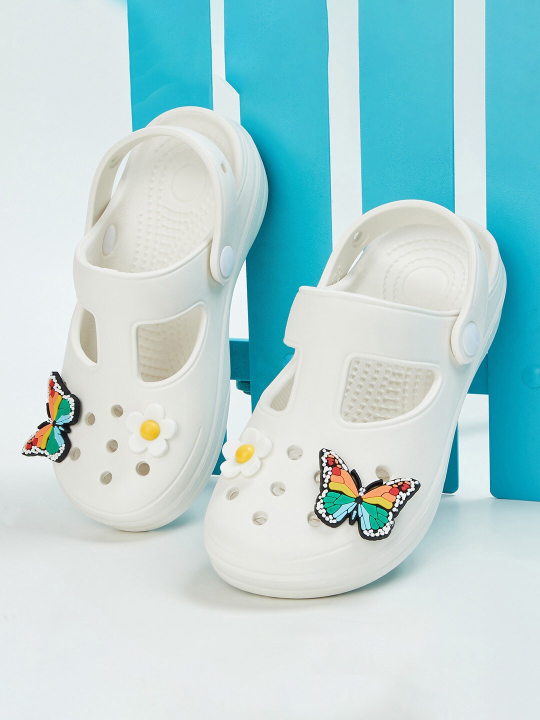 

Fame Forever by Lifestyle Girls Butterfly Applique Rubber Clogs, White