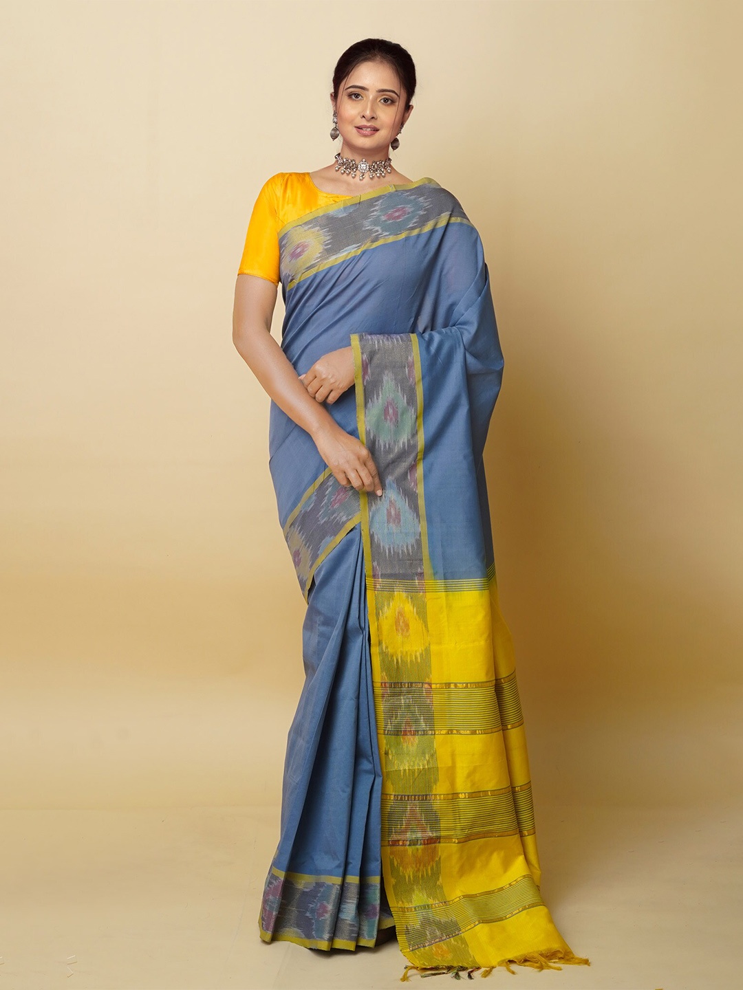 

Unnati Silks Woven Design Zari Pochampally Saree, Grey