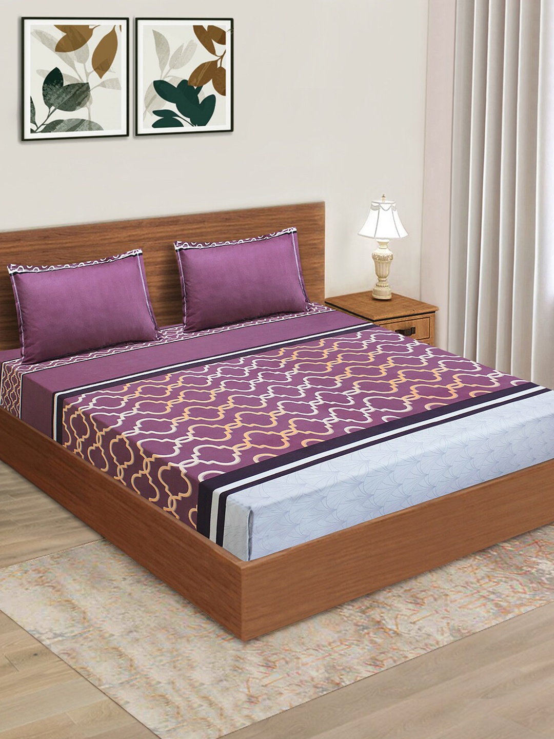 

Aura Purple & White Geometric 160 TC Queen Bedsheet with 2 Pillow Covers