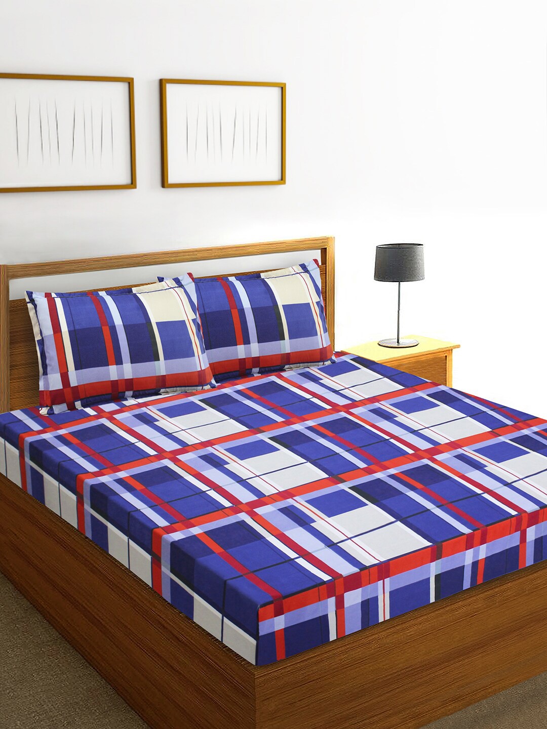 

Aura Blue & Red Geometric 144 TC Queen Bedsheet with 2 Pillow Covers