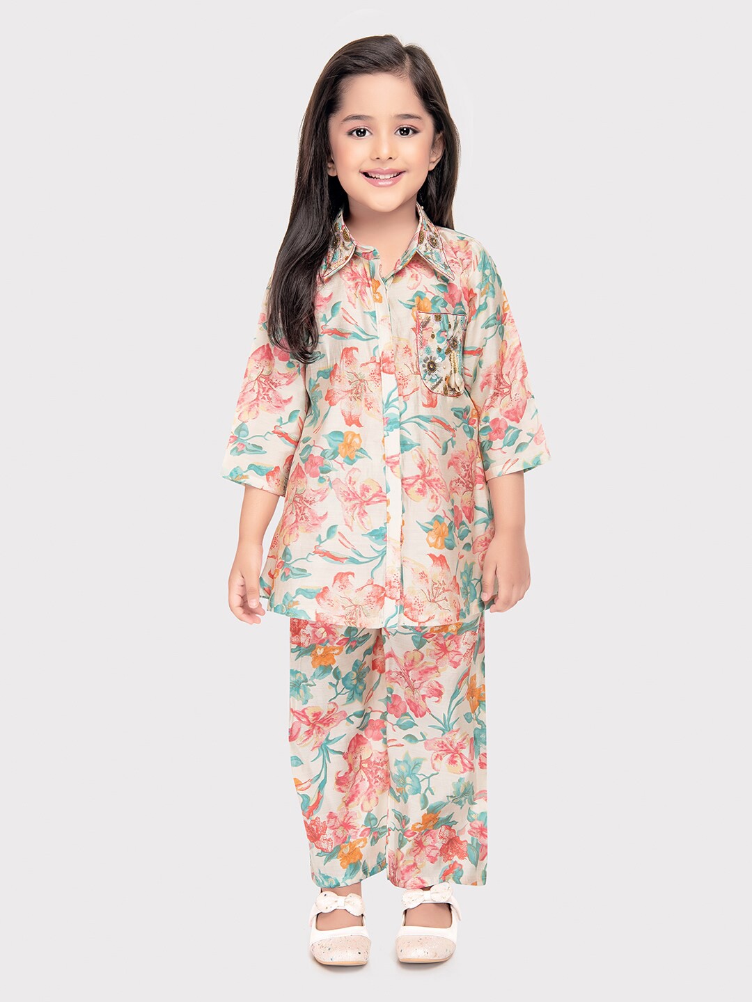 

Tiny Kingdom Girls Printed Shirt Collar Kurta & Trousers, Cream