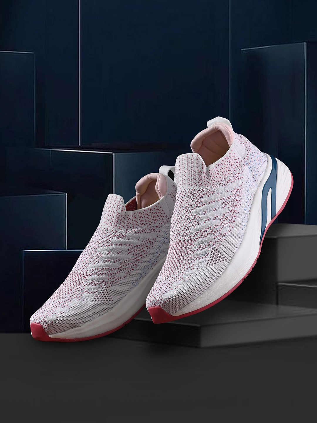 

HRX by Hrithik Roshan Women Textured Walking Shoes, Off white