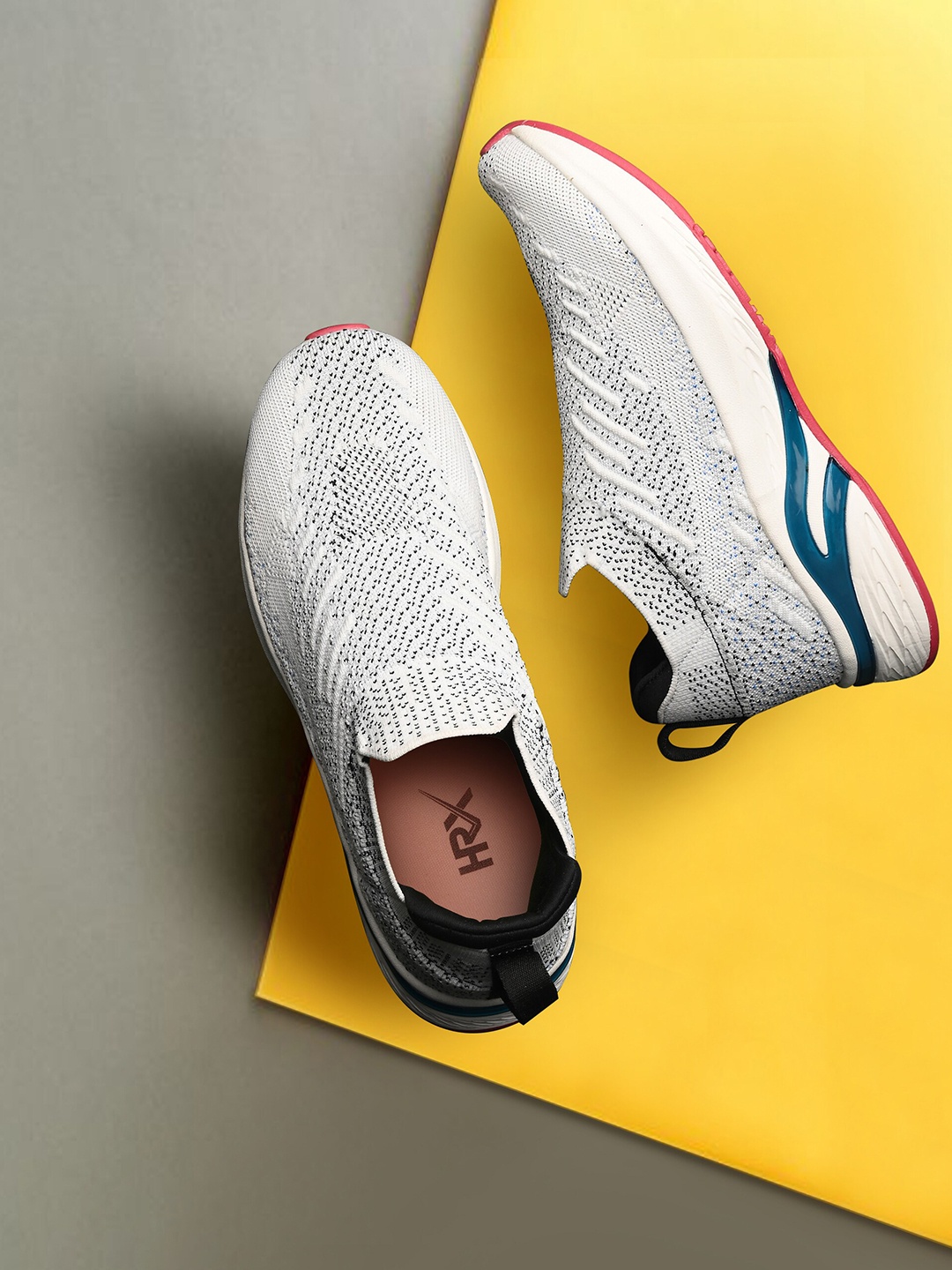 

HRX by Hrithik Roshan Women Textured Walking Shoes, Off white