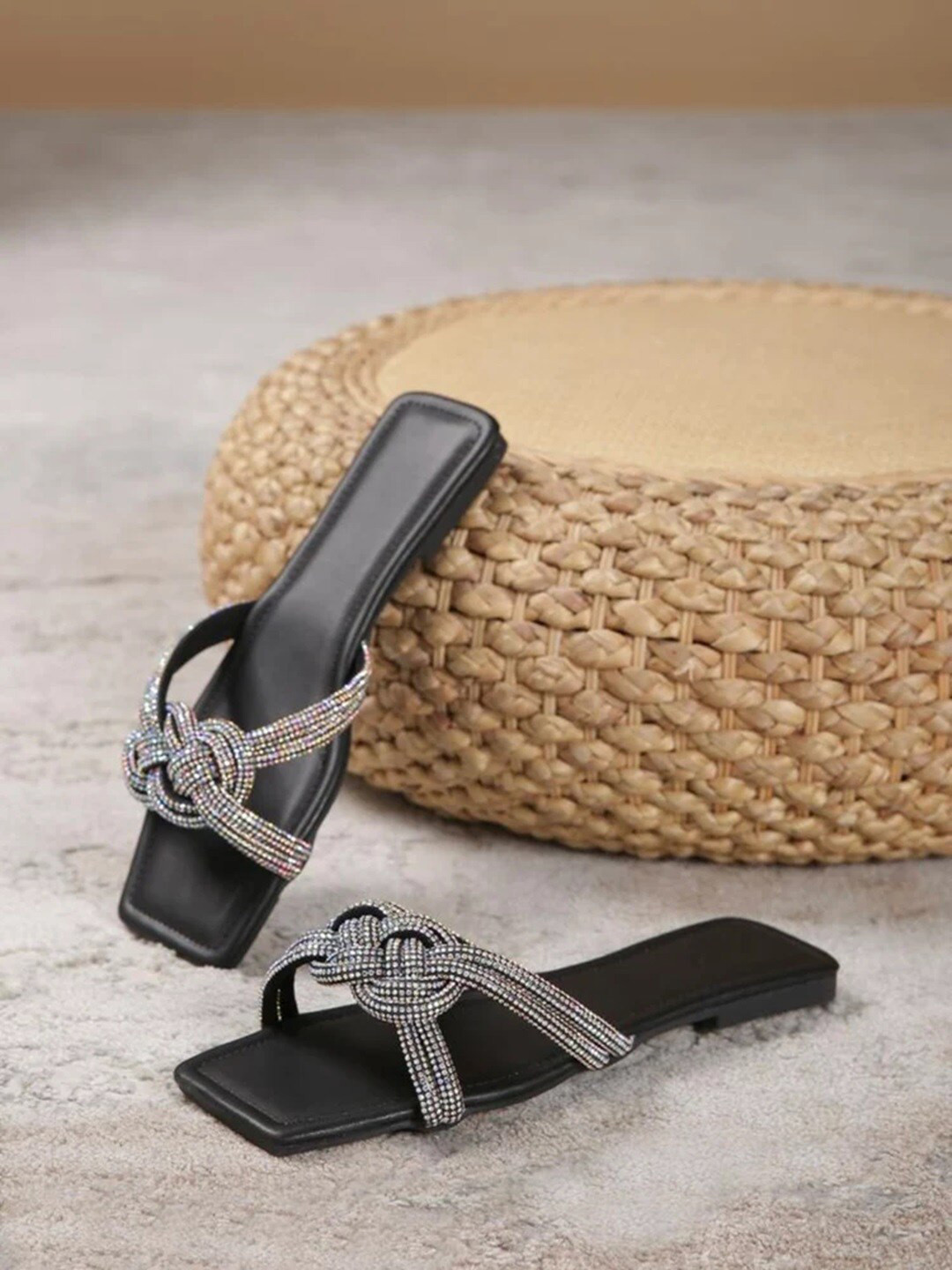 

TOPRICO Women Black Fashion Flats