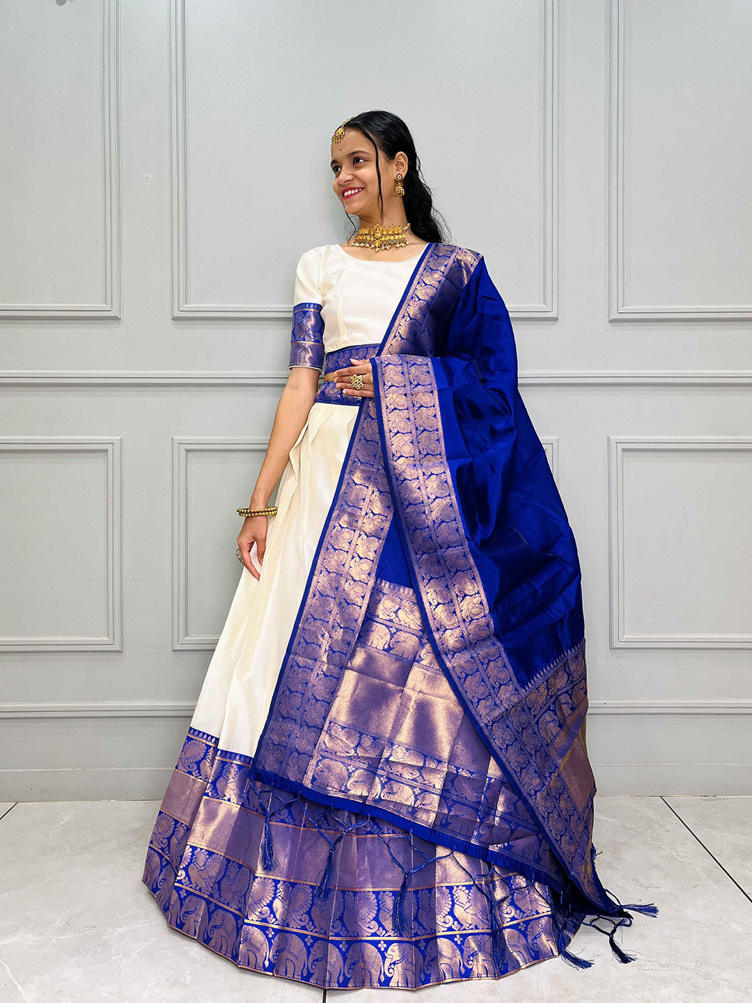 

Fabcartz Woven Design Semi-Stitched Lehenga & Unstitched Blouse With Dupatta, White