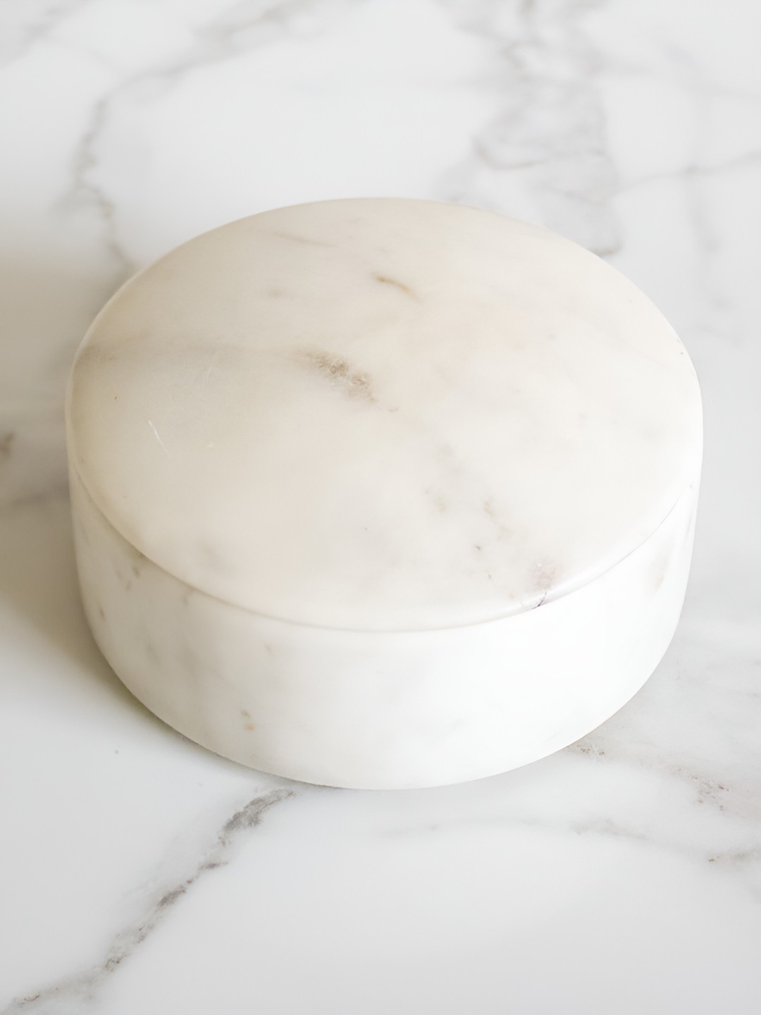 

BYORA HOMES White Marble Bugly Trinklet Oraganiser Box