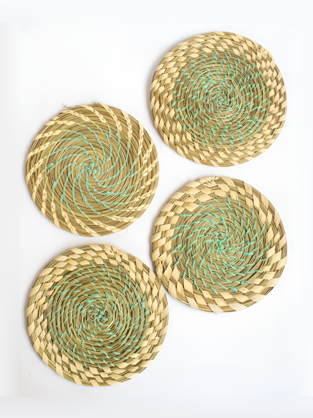 

BYORA HOMES Beige & Green 6 Pieces Circle Orbit Weave Coasters