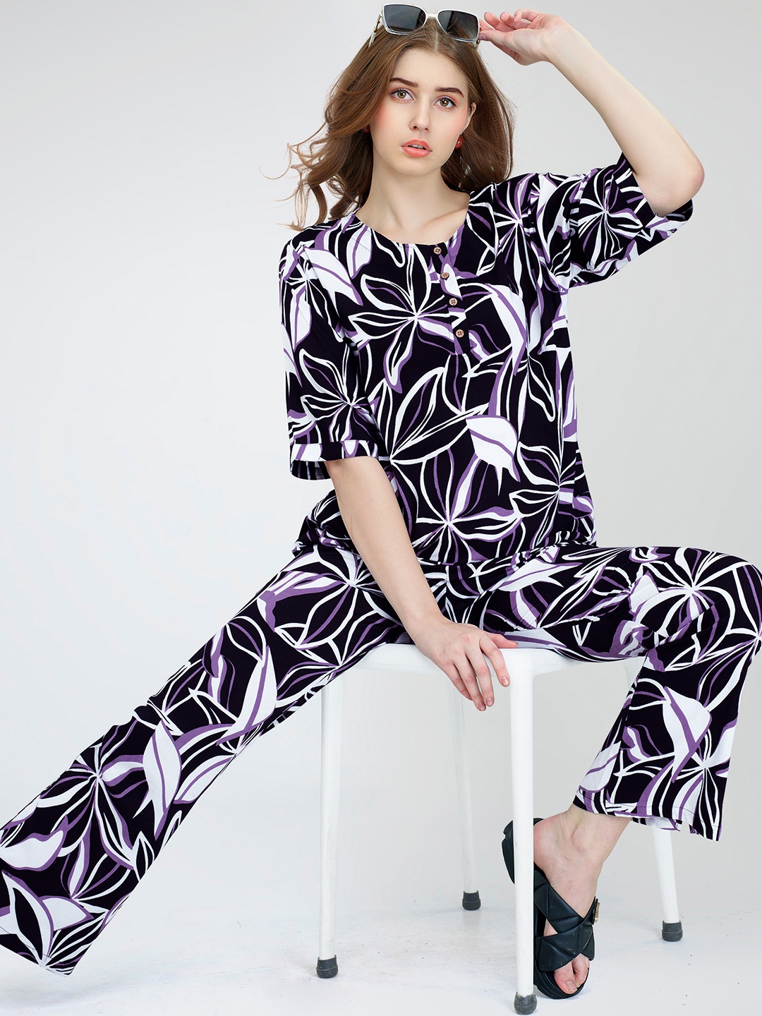 

ZEYO Floral Printed T-Shirt With Trousers, Purple