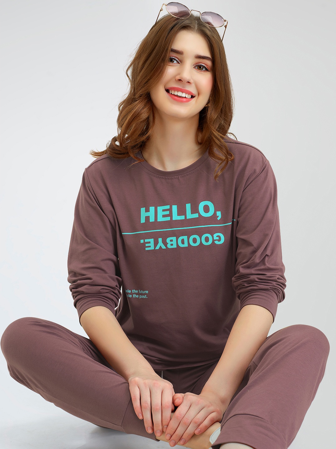 

Zeyo Typography Printed Sweatshirt With Jogger, Brown