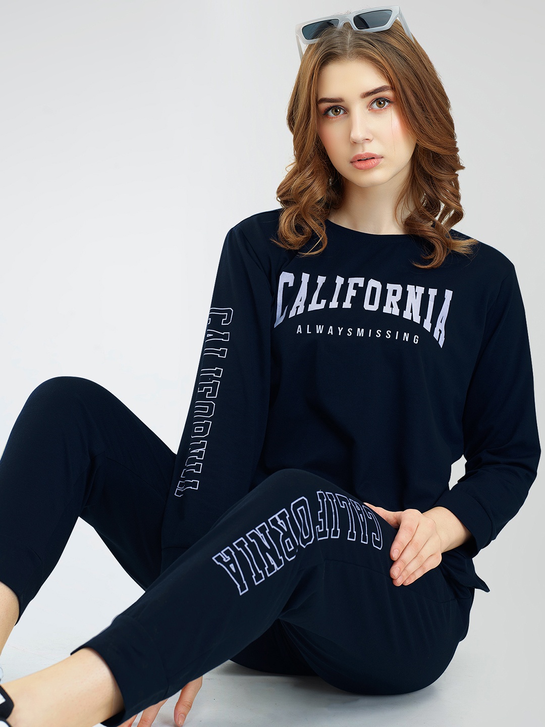 

Zeyo Typography Printed Sweatshirt With Jogger, Navy blue