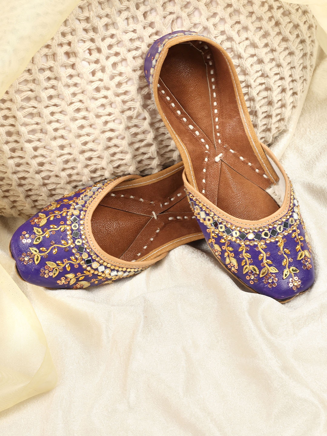 

PehnawaCraft Embellished Leather Mojaris, Purple