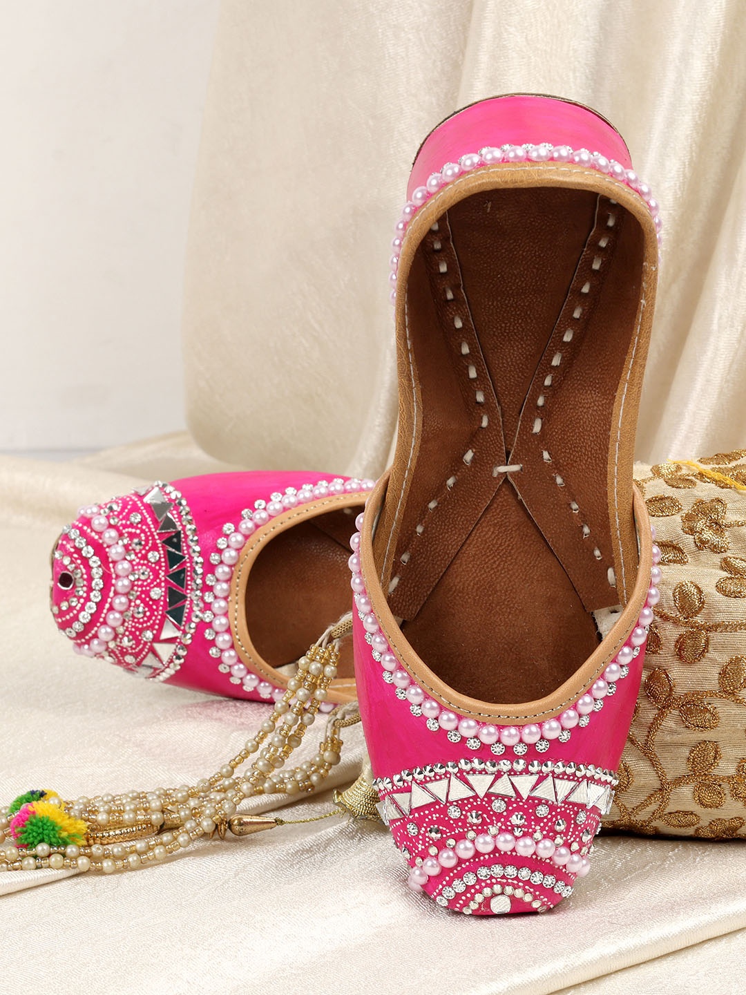 

PehnawaCraft Embellished Leather Square Toe Mojaris, Pink
