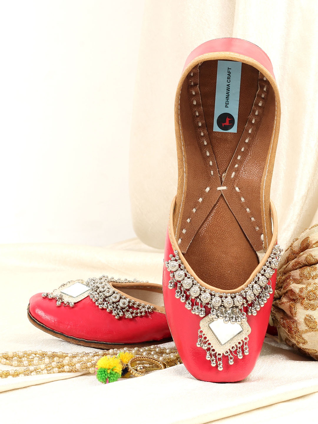 

PehnawaCraft Oxidised Embellished Leather Square Toe Mojaris, Red