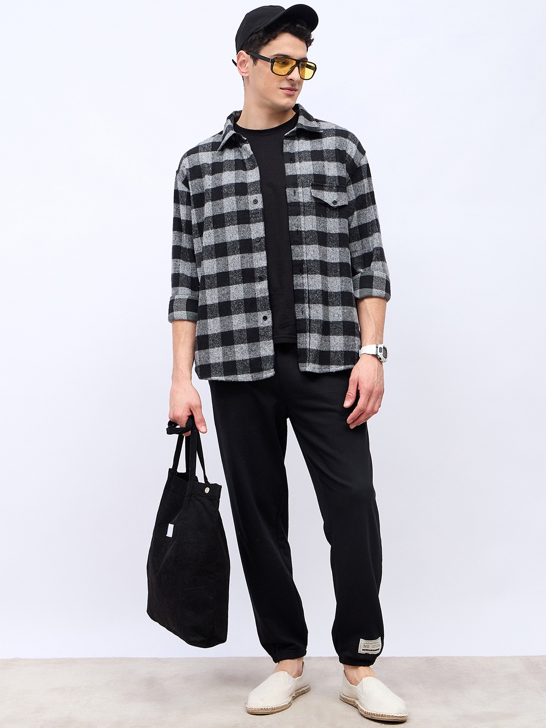 

Styli Men Relaxed Fit Fleece Badge Detail Jogger with Zip Pockets, Black