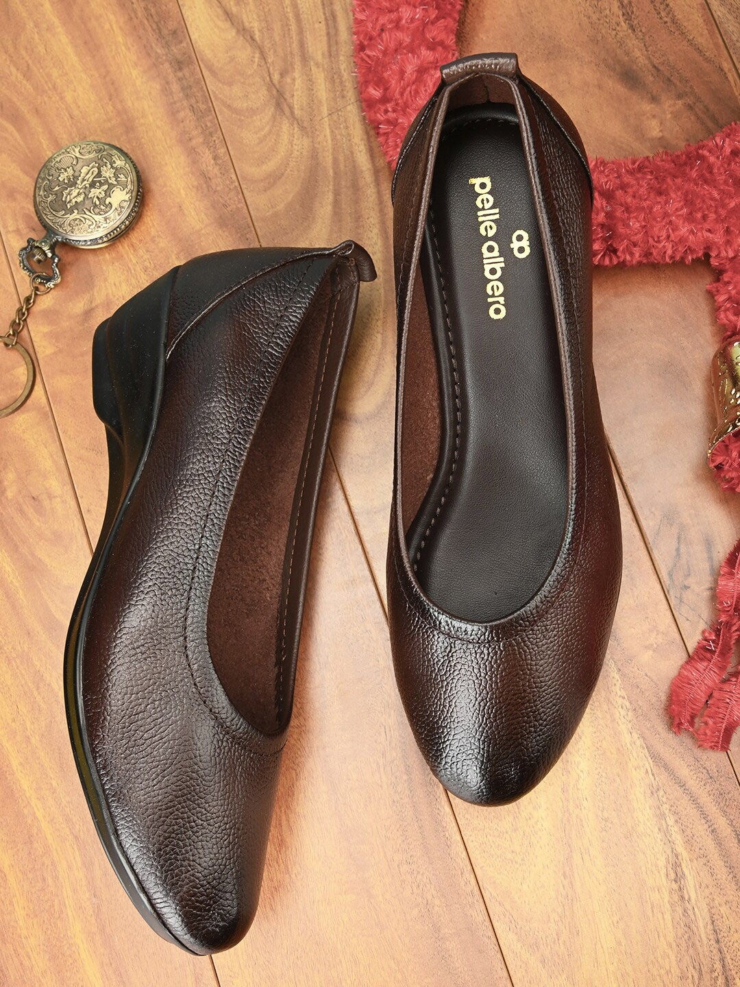 

pelle albero Textured Leather Work Wedge Pumps, Brown