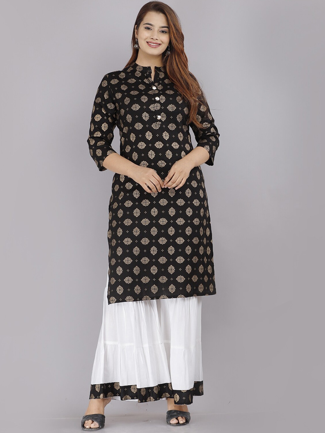 

BAESD Women Black Floral Printed Regular Kurta with Sharara