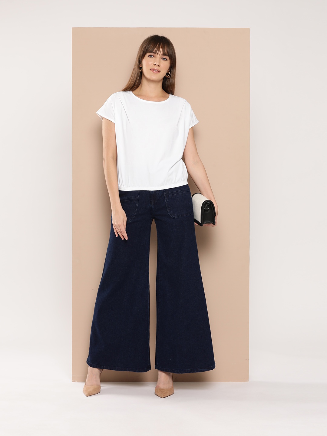 

Chemistry Women Solid Round Neck Extended Sleeves T-shirt, Off white