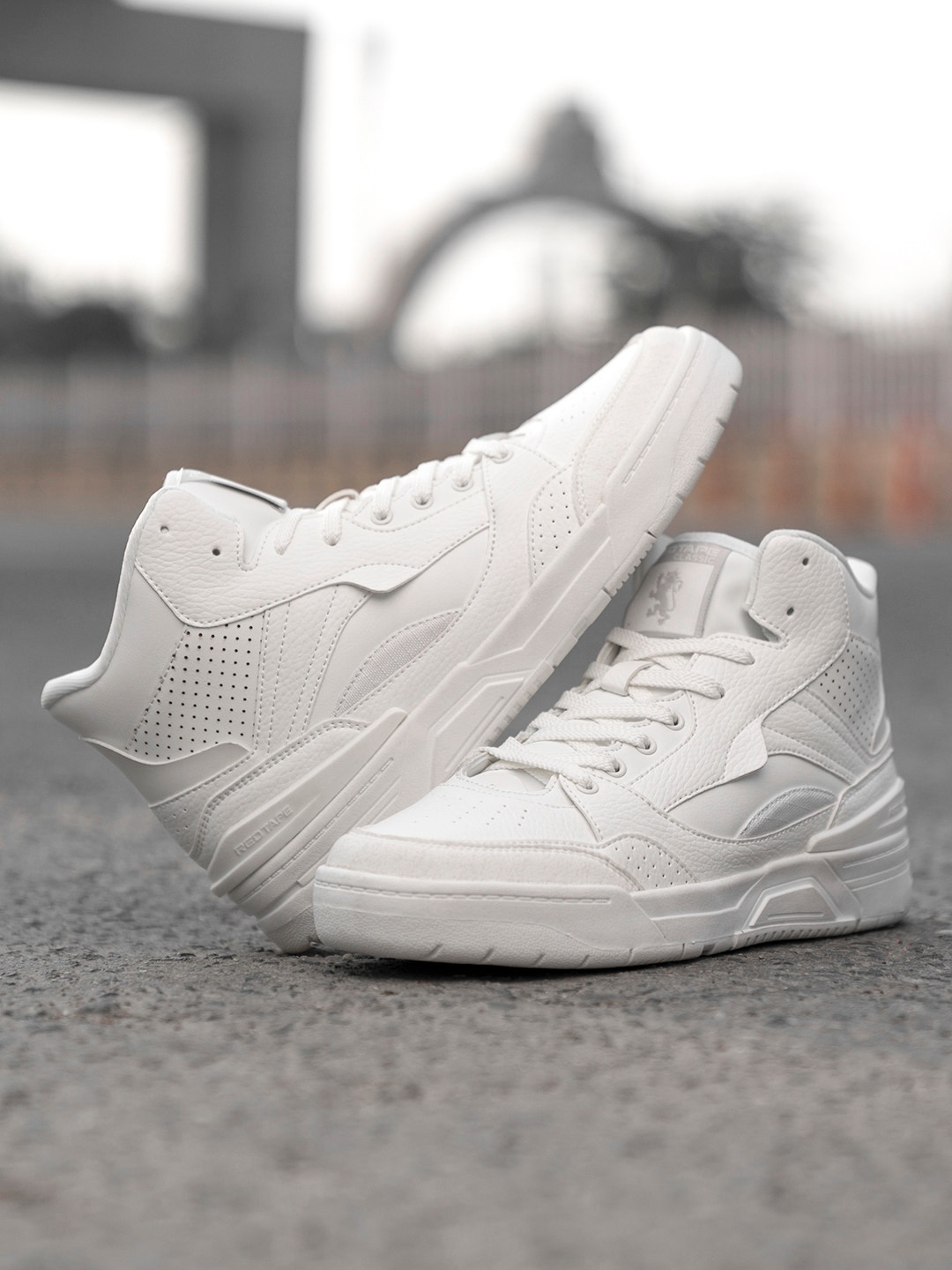 

Red Tape Men Round Toe Lace Up High Top Sneakers, White