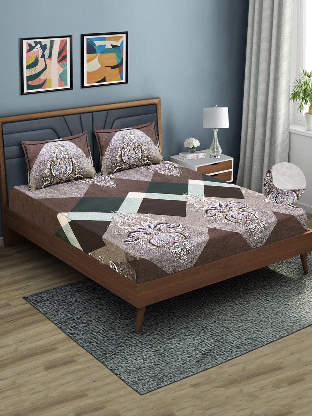 

Aura Brown & White Ethnic Motifs 144 TC Queen Fitted Bedsheet with 2 Pillow Covers