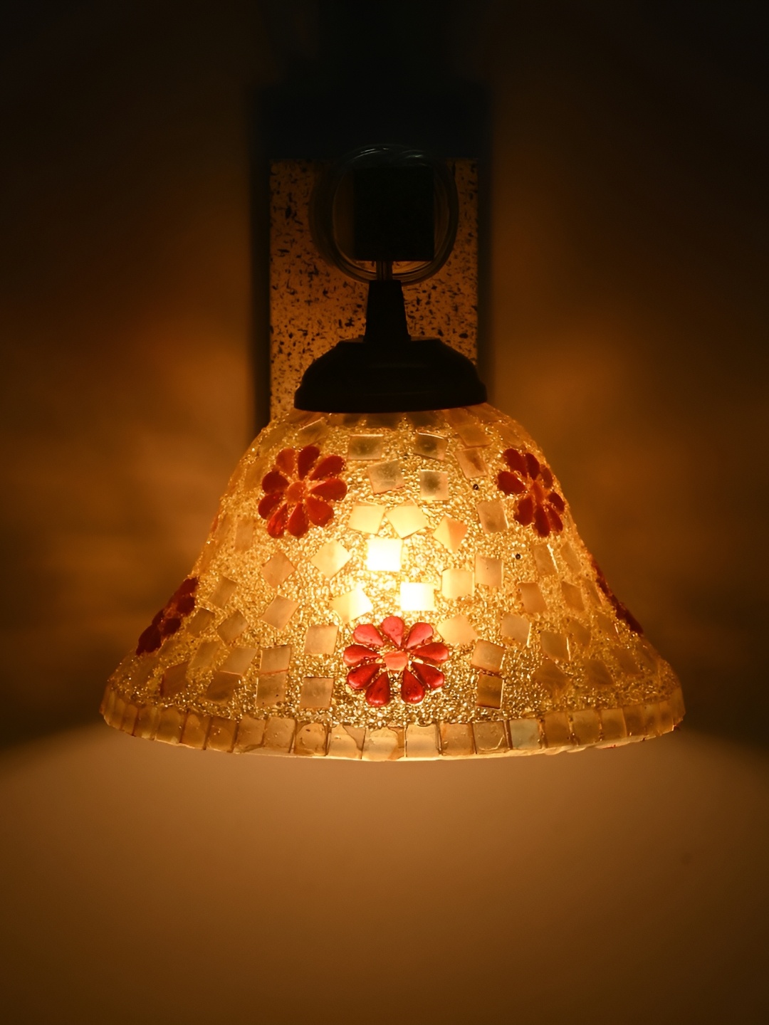 

Afast Gold Toned & Brown Textured Glass Wall Lamp